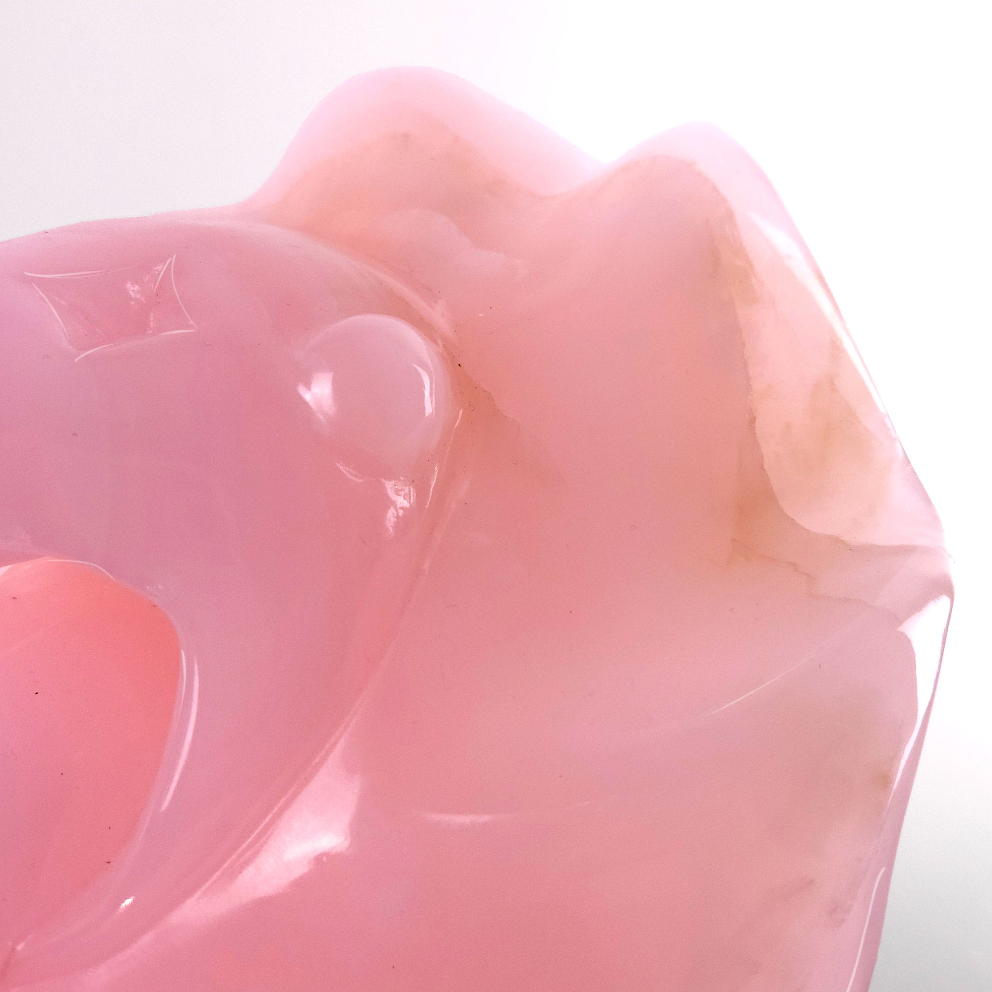 Lion Roar Poser (Pink Onyx)