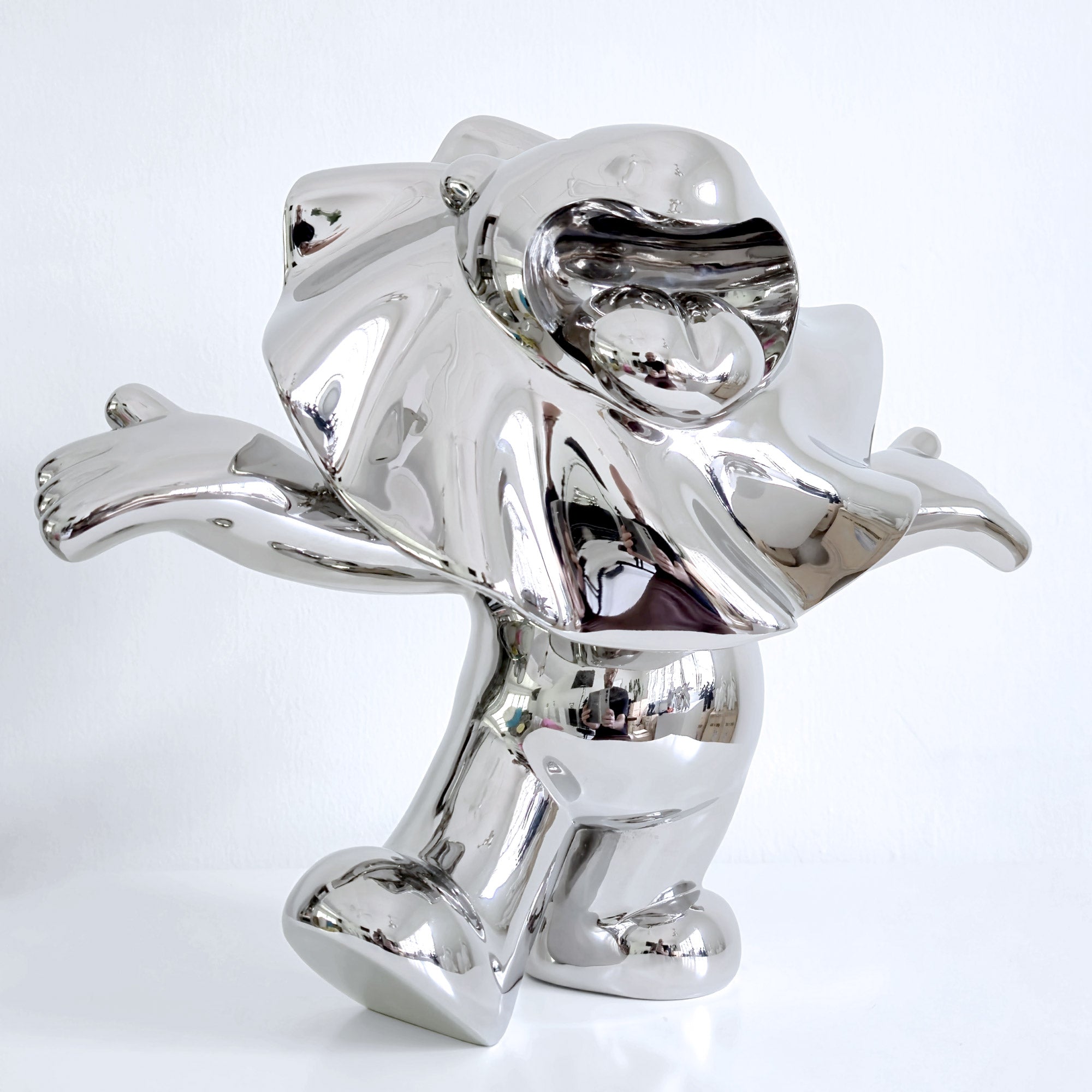 Lion Roar Poser (Mirror-Polished Stainless Steel)