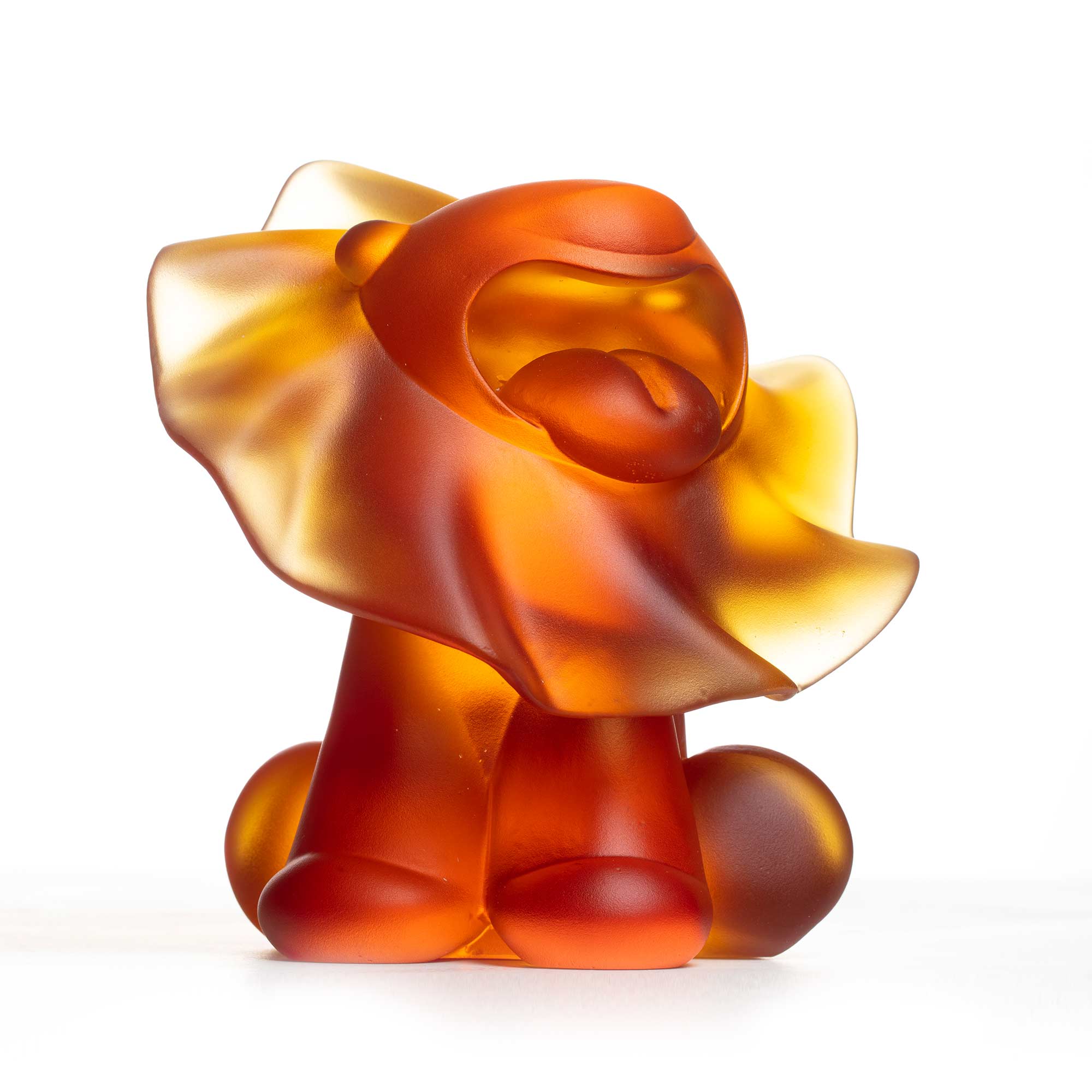 Lion roar, amber crystal sculpture, 15 cm height, by artist Ferdi B Dick, hero view