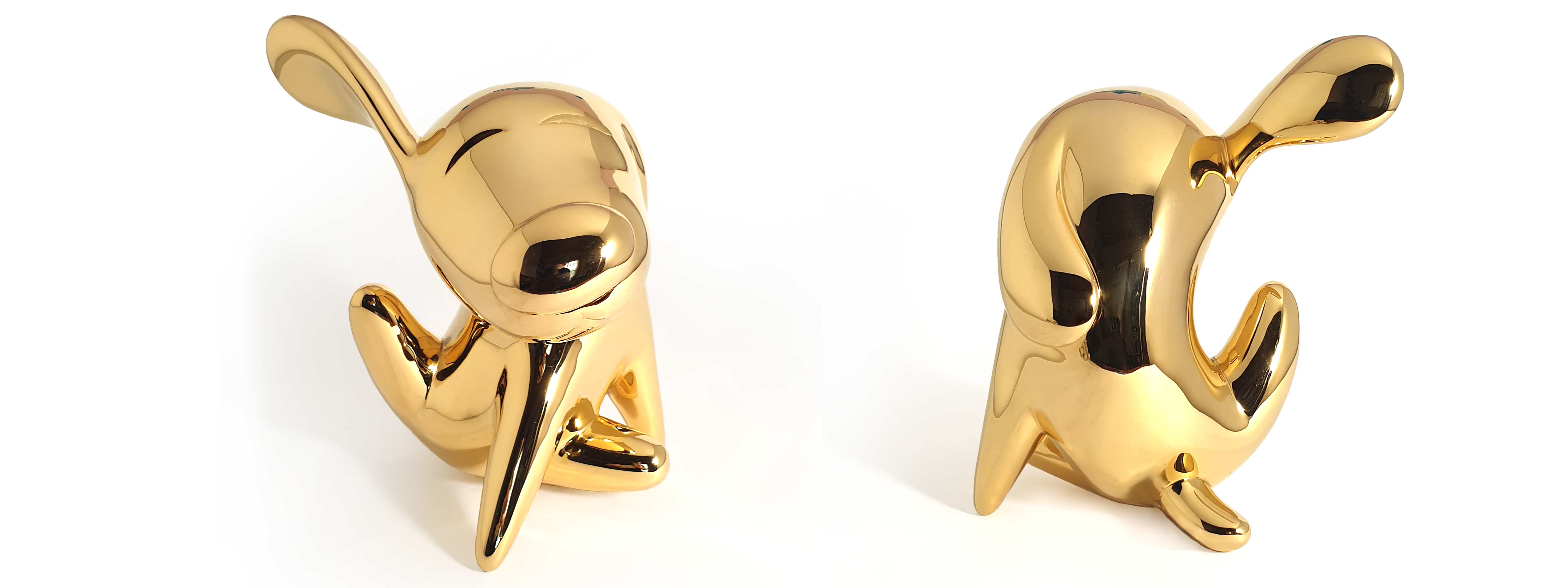 The itch, dog sculpture, Gold Mirror Polished Stainless Steel Sculpture, by artist Ferdi B Dick, banner