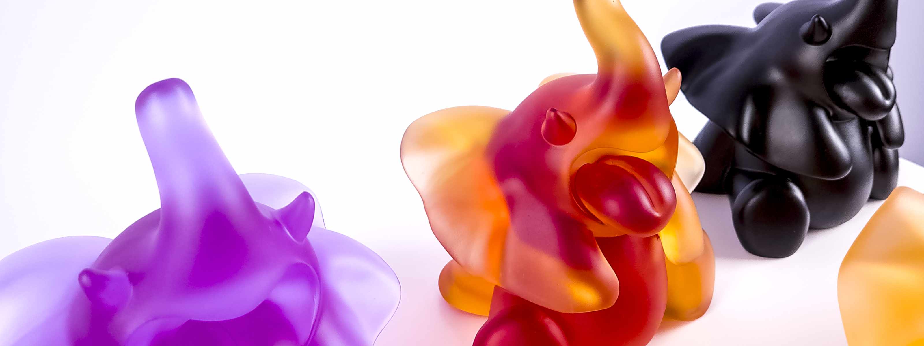 Ellie Roar, 18 cm height an elephant colour amber, violet and black, Limited edition, designed by Ferdi B Dick,