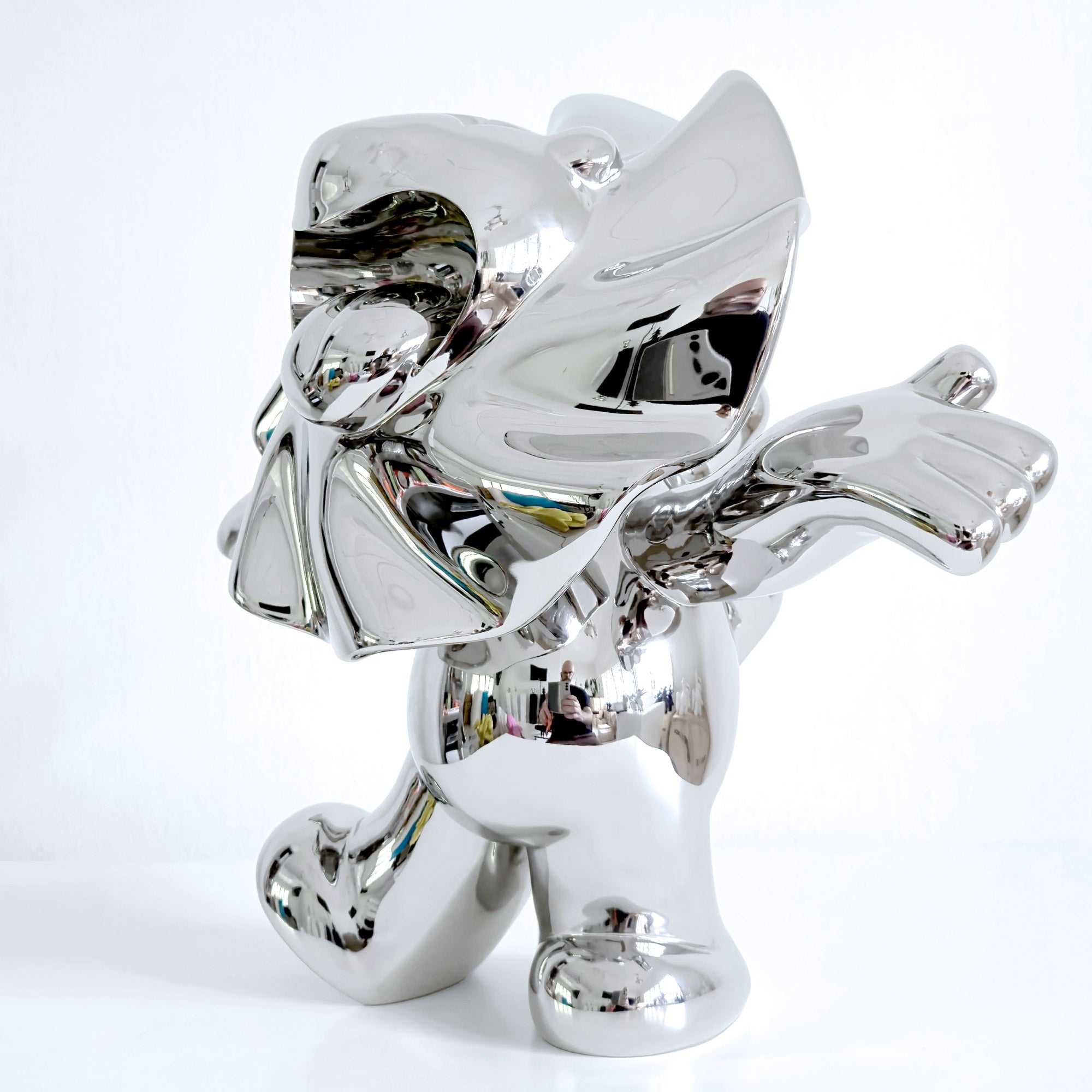 Lion Roar Poser (Mirror-Polished Stainless Steel)