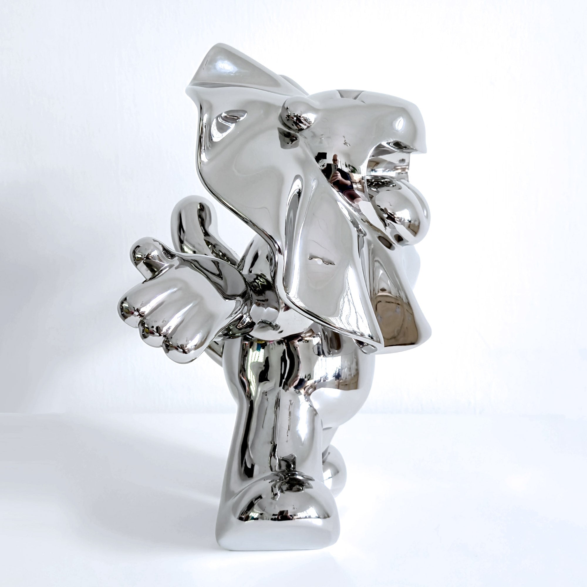 Lion Roar Poser (Mirror-Polished Stainless Steel)