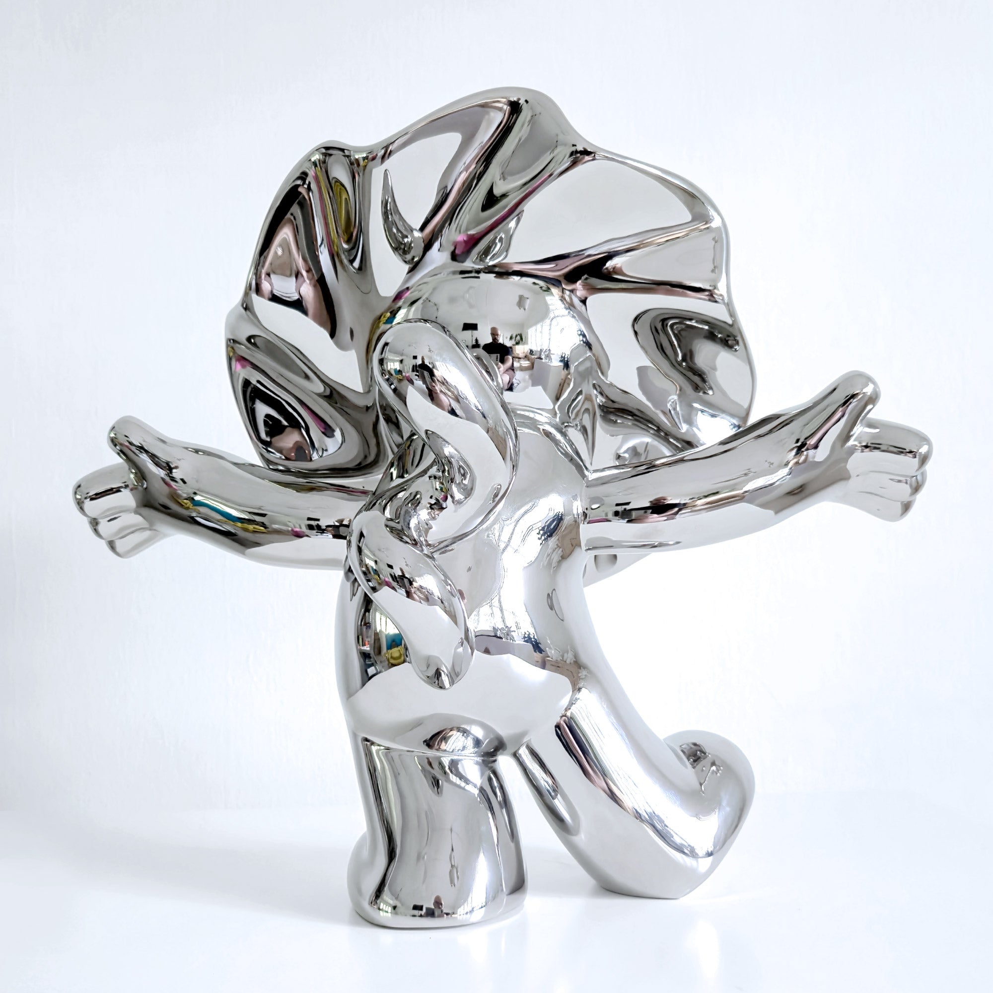 Lion Roar Poser (Mirror-Polished Stainless Steel)